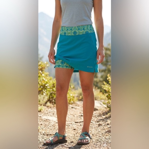 Columbia Pants - Columbia Teal Skort with Patterned Waistband, Size Large